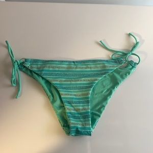 3/$10🌻 Tie up swim bottoms